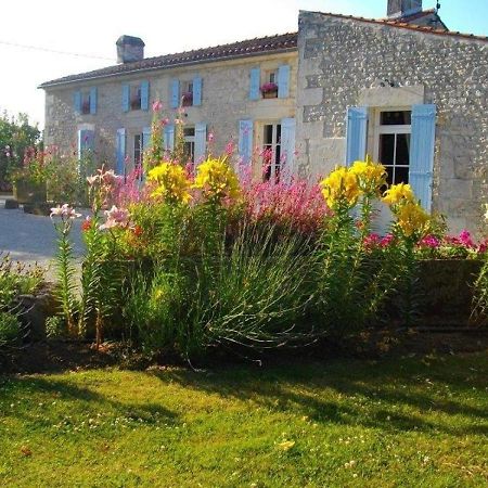 Chambres D'Hotes Domaine Le Fragnaud Saint-Porchaire Exterior foto