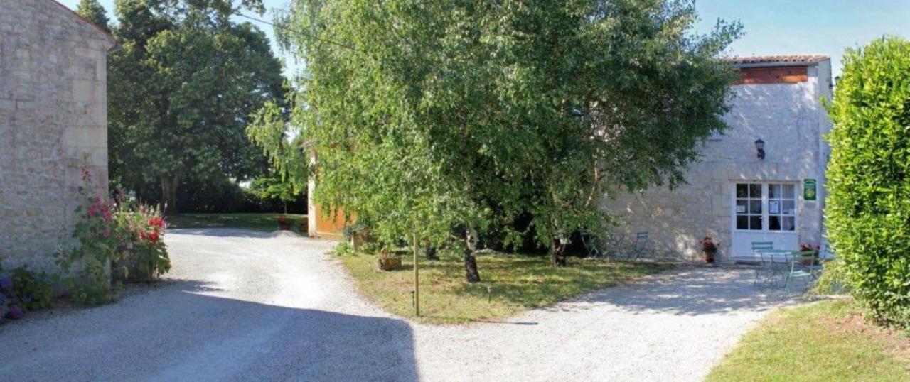 Chambres D'Hotes Domaine Le Fragnaud Saint-Porchaire Exterior foto